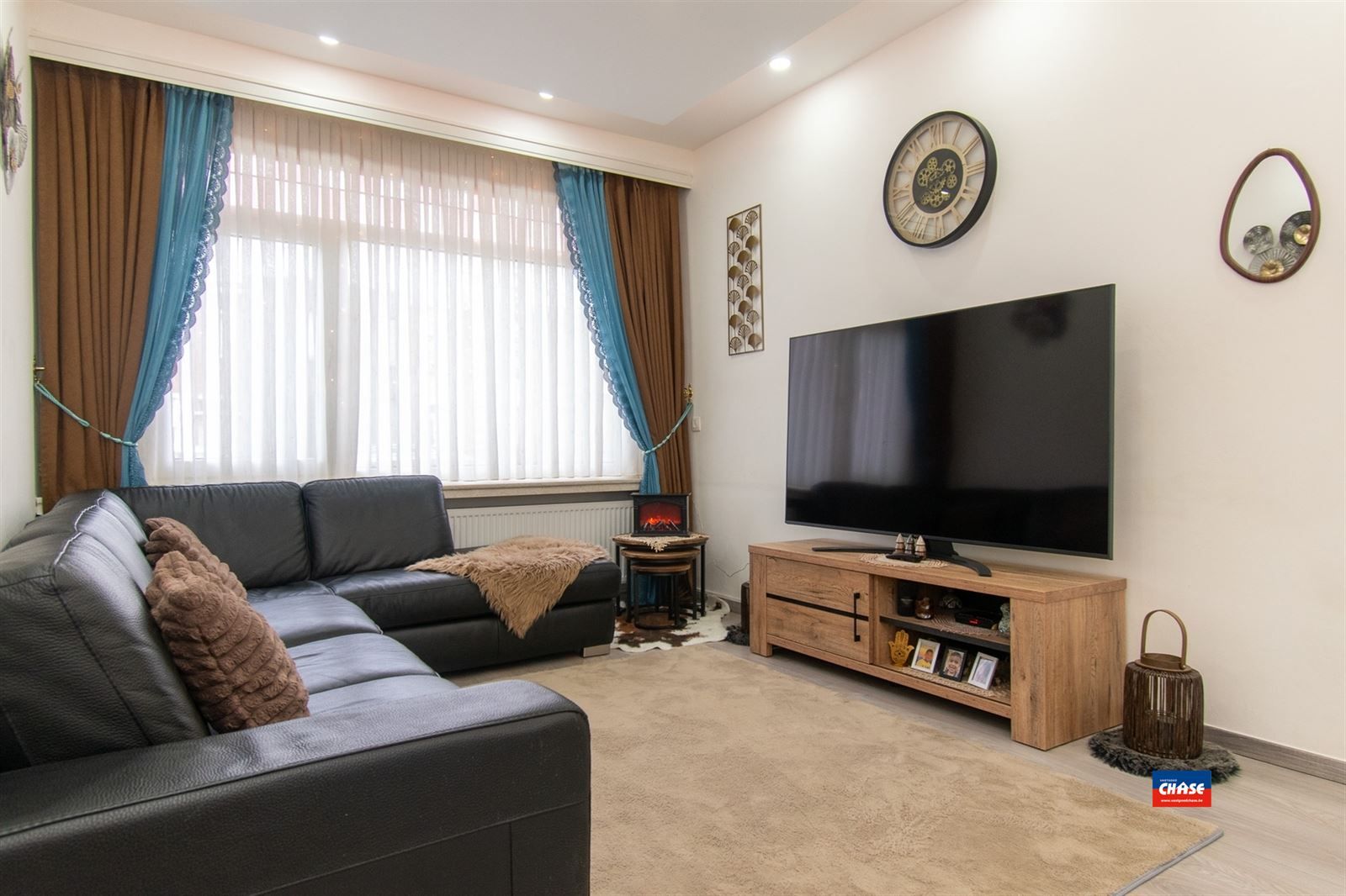 Knap gerenoveerde gezinswoning met 3 slaapkamers en tuin foto 3