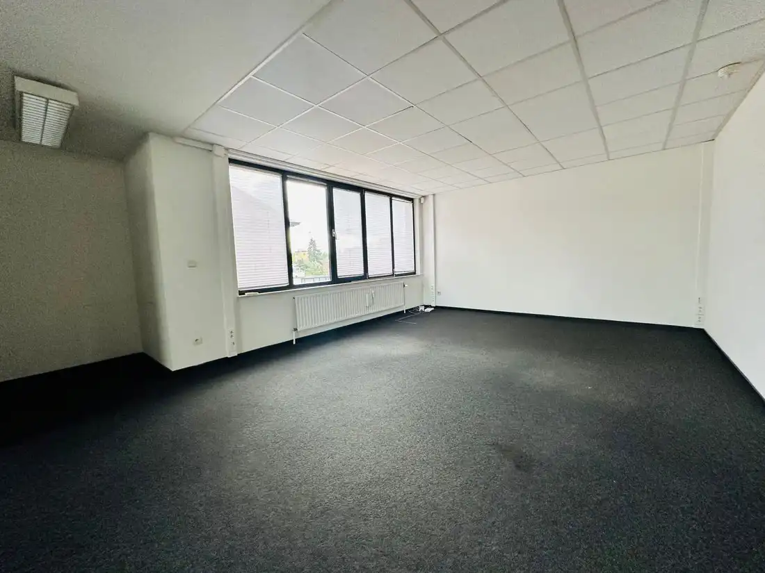 Iconisch kantorencomplex of commerciële ruimte te Hasselt centrum foto 6