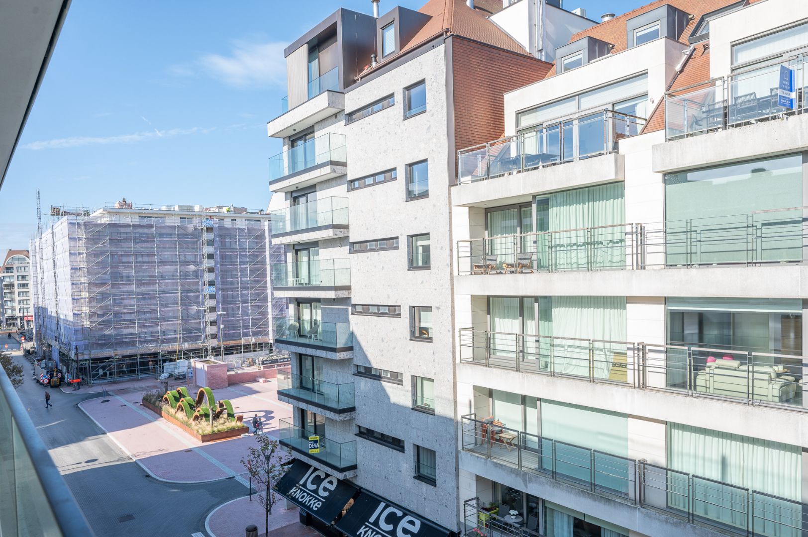 Instapklaar appartement met twee slaapkamers gelegen op de bruisende Kustlaan nabij het Lichttorenplein foto 8