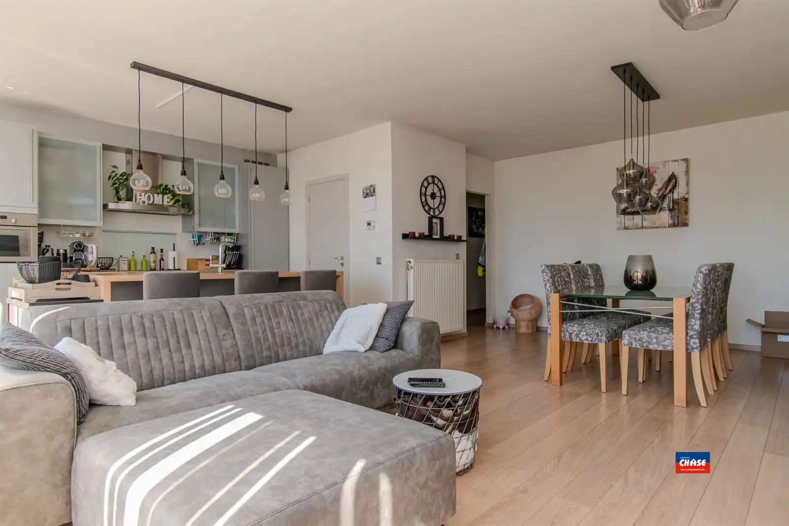 Ruim appartement met zuidterras en autostaanplaats foto 4