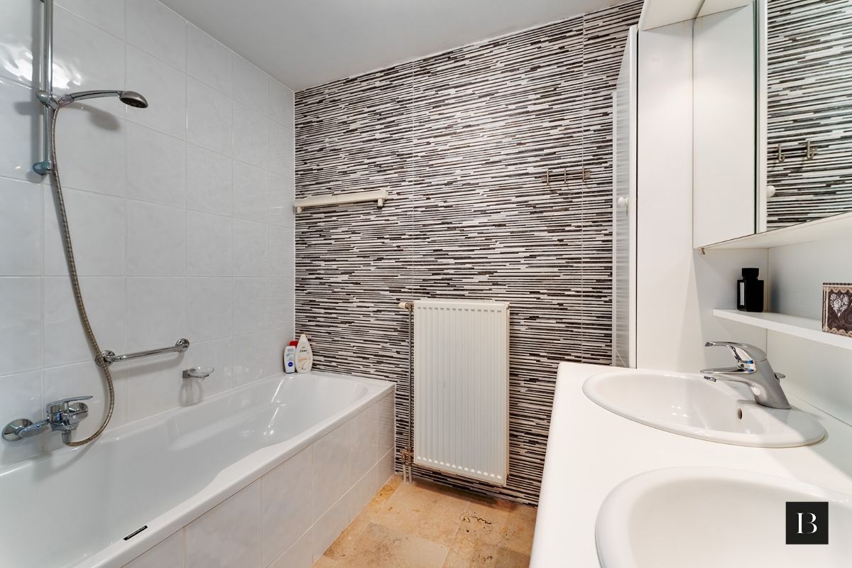 Goed onderhouden appartement met 2 slaapkamers foto 12