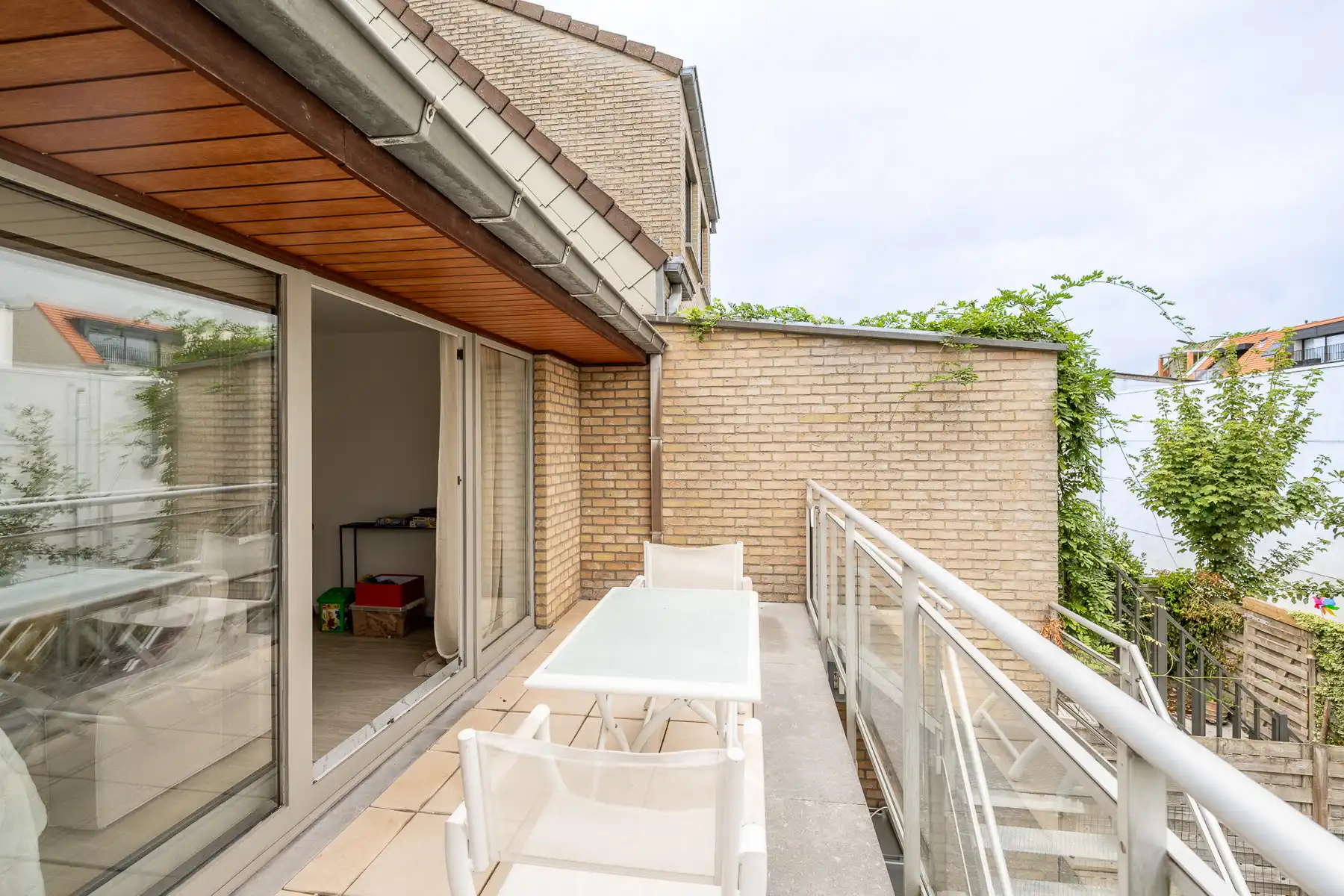 Rustig gelegen, gemeubelde bel-etage woning met garage  foto 30