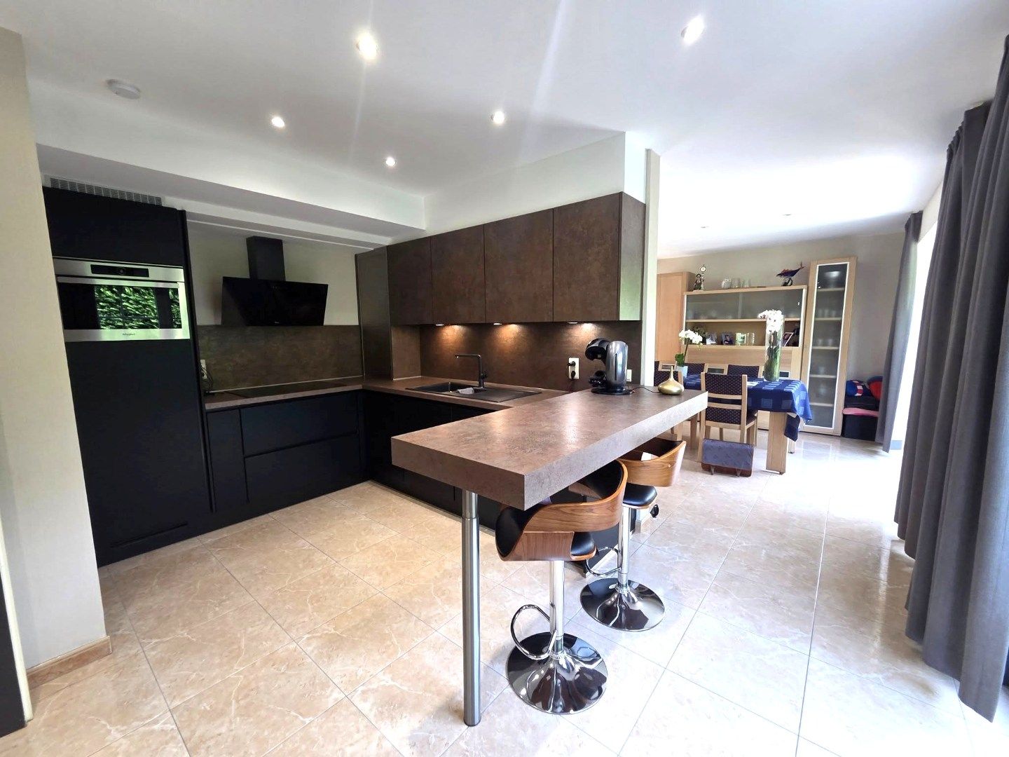 Instapklare villa met 5 slaapkamers, mooi terras en tuin in rustige buurt te Zemst foto 8