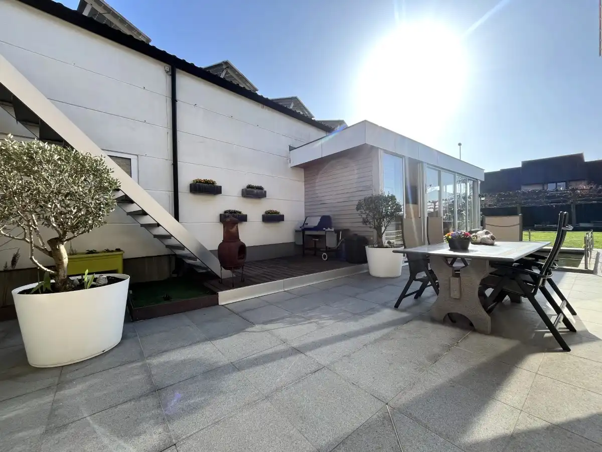 Dadizele – Ruime woning met loods van ca. 400 m², zwembad en bureelruimte foto 32