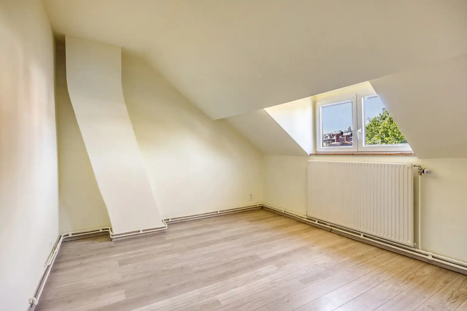 Instapklare 2-gevelwoning nabij Sint-Agatha-Berchem foto 20