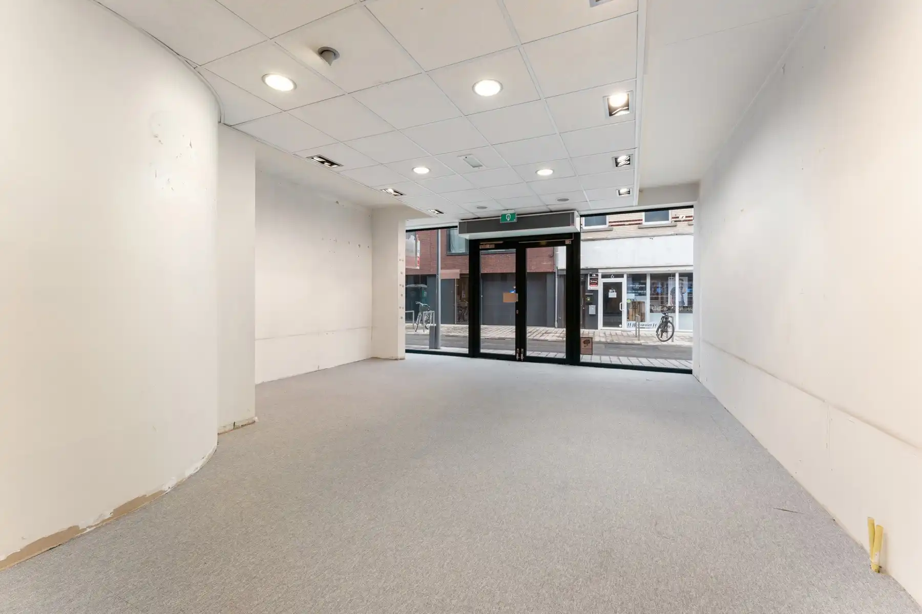 Opbrengsteigendom centrum Izegem foto 12