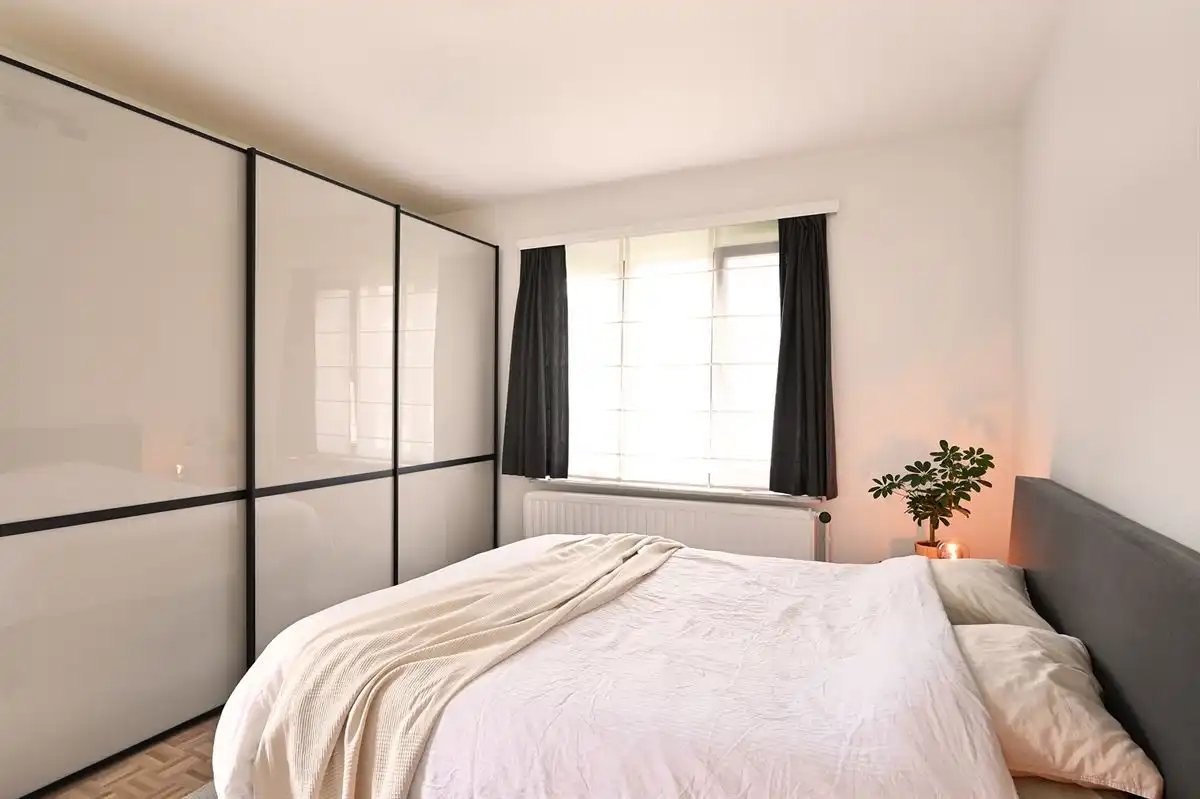 Mooi hoekappartement met garage foto 14