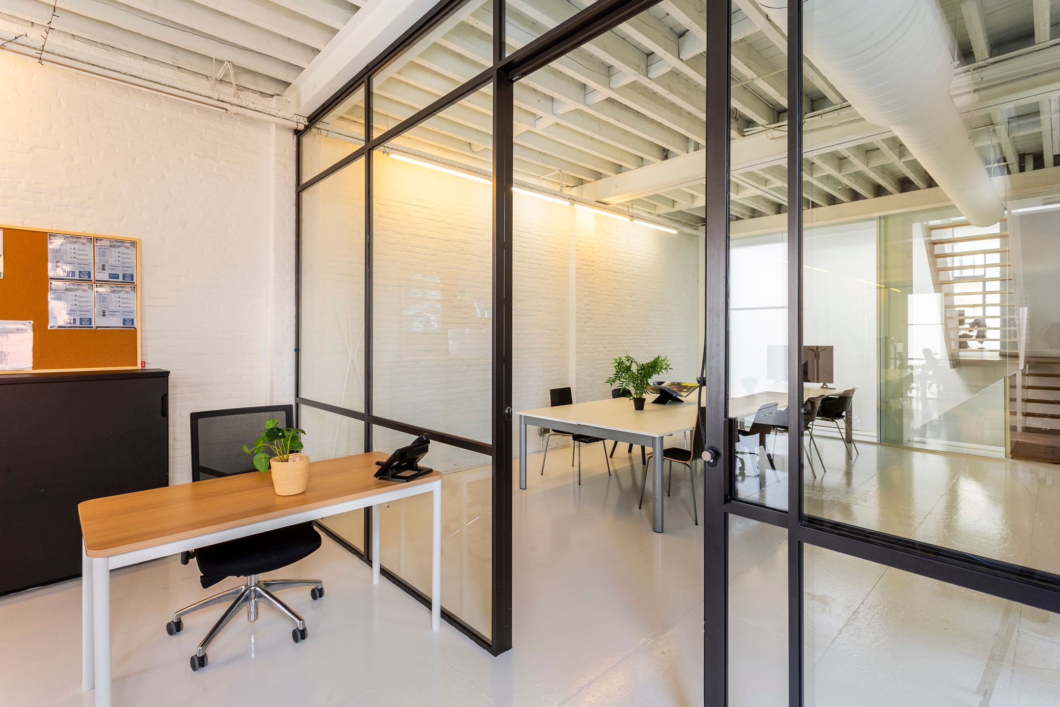polyvalente opbrengsteigendom ca 483 m² op toplocatie Zuid foto 14
