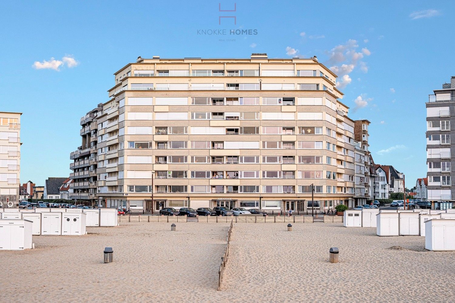 Uitzonderlijk, ruim hoekappartement met 5 slaapkamers op het Albertstrand foto 2