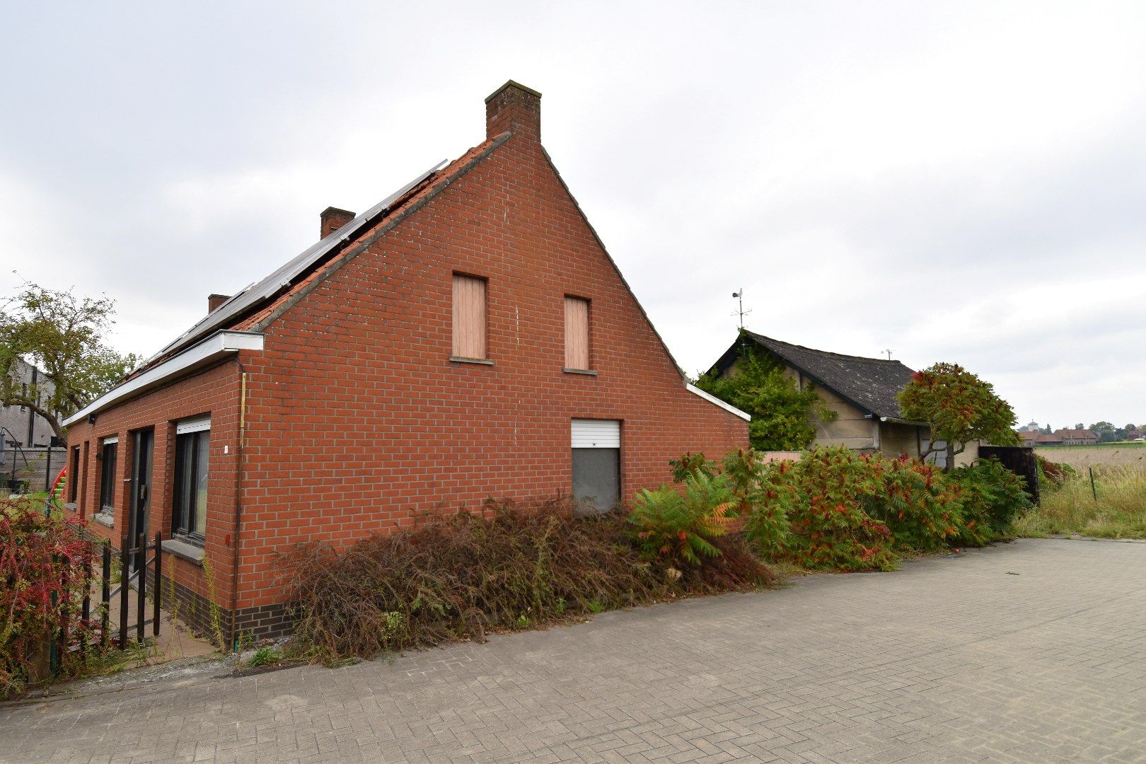 Te renoveren alleenstaande woning met prachtig landelijk vergezicht foto 10