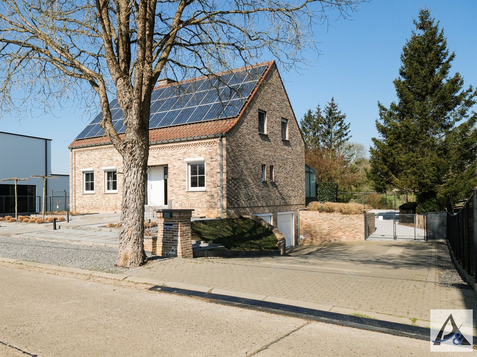 Uitgeruste en instapklare woning op landelijke locatie met label A foto 3
