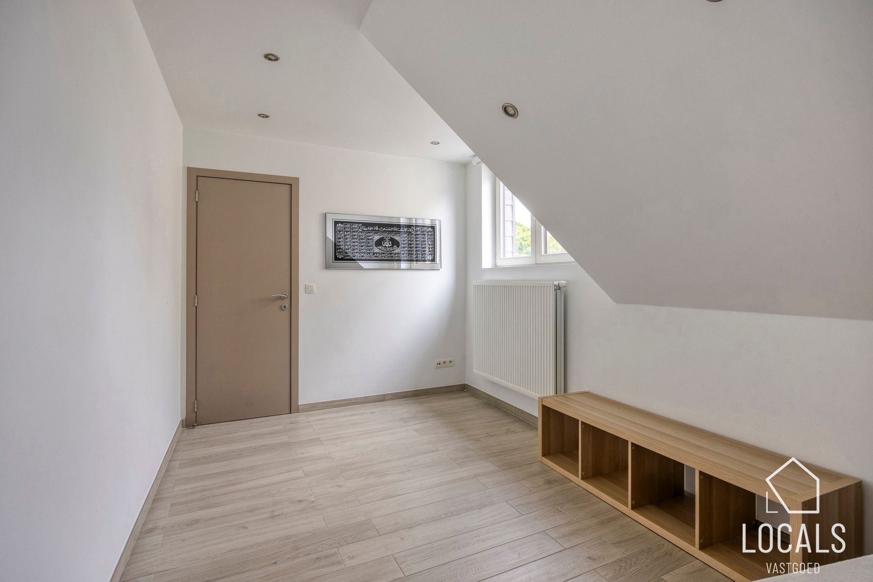 Instapklare gezinswoning te koop in hartje Denderleeuw foto 15