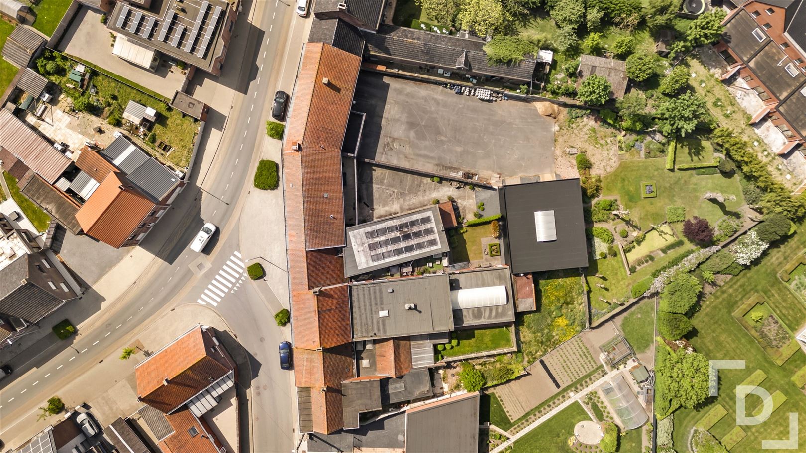 Ruime handelszaak met woonst & verhuurd appartement te koop in Poelkapelle. foto 60