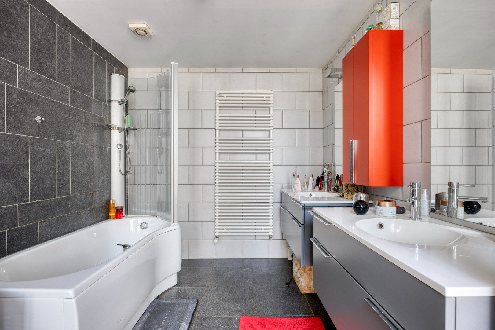 Ruime halfopen bebouwing met grote tuin op fietsafstand van het centrum van Tongeren foto 17