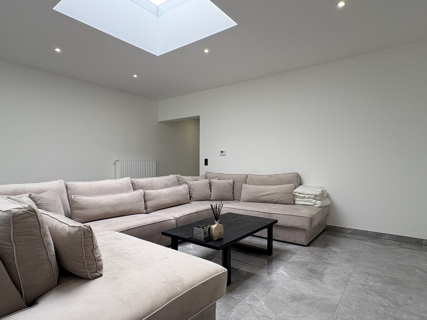 Compleet gerenoveerde woning met uitweg, 2 badks, ¾ slks en tuin. foto 15
