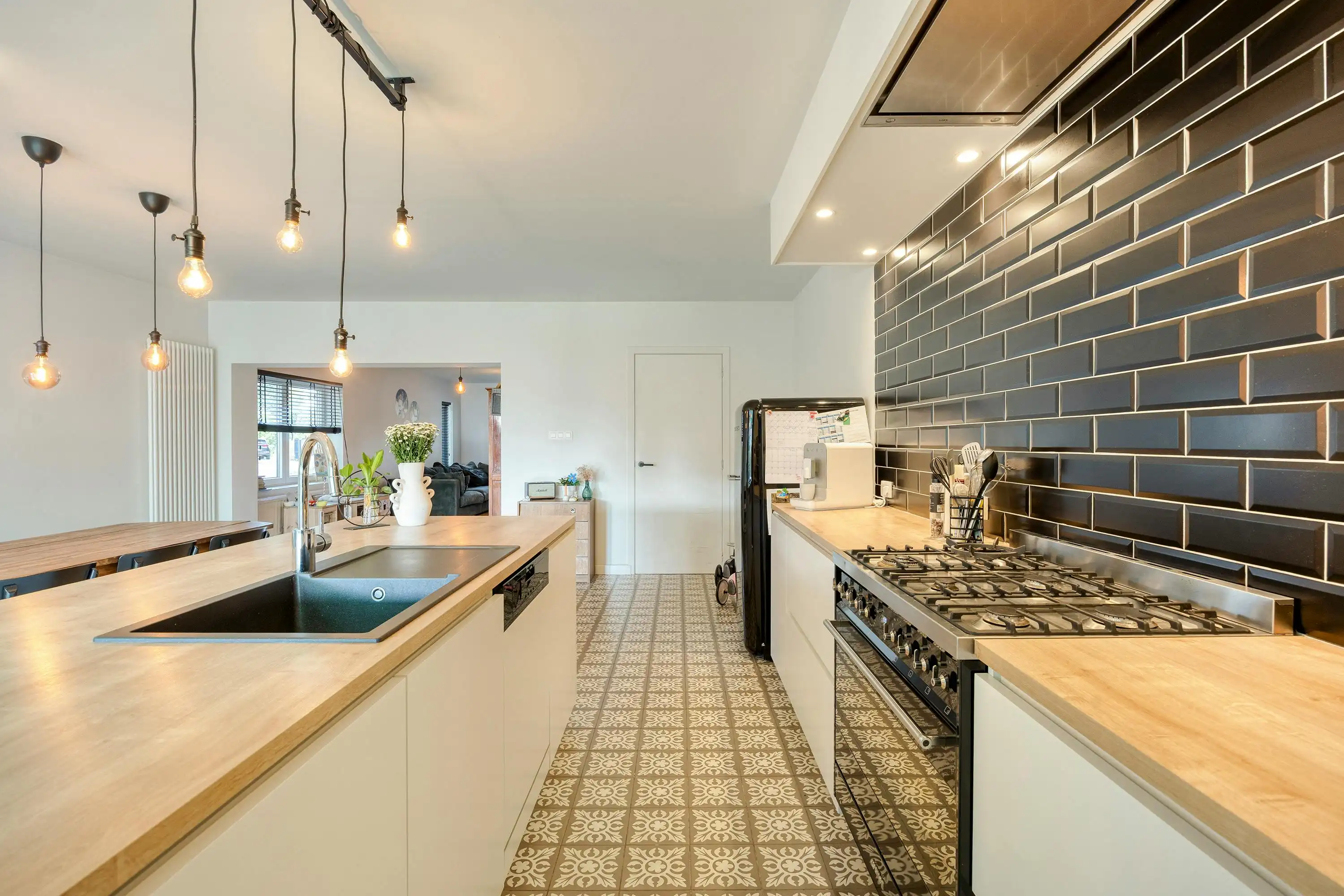 Gerenoveerde halfopen woning met tuin te koop in Gooreind! foto 13