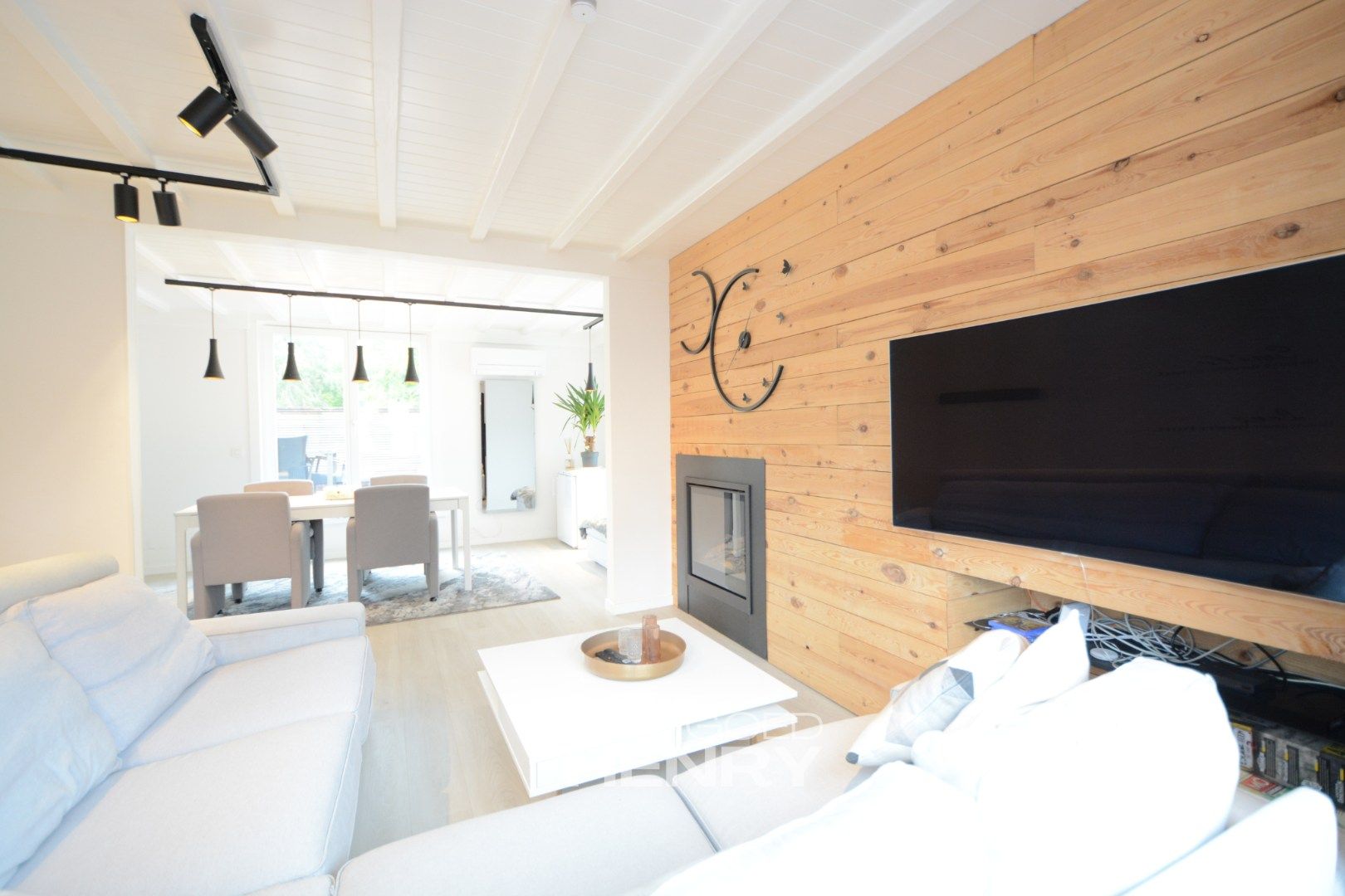 Privé duplex appartement met groot terras te huur foto 9