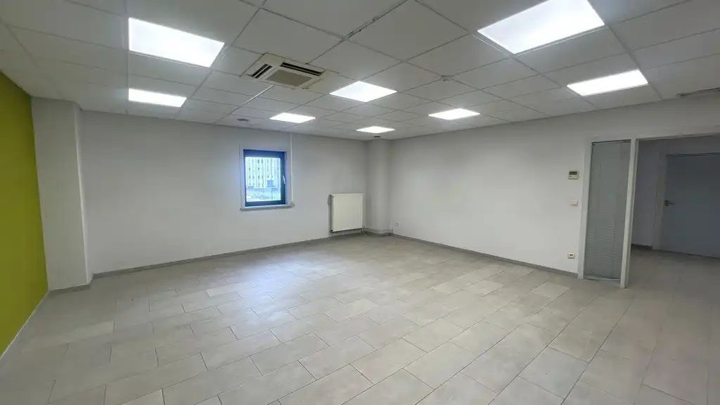 Logistiek magazijn te huur in bedrijvenpark Waregem-Zuid foto 9