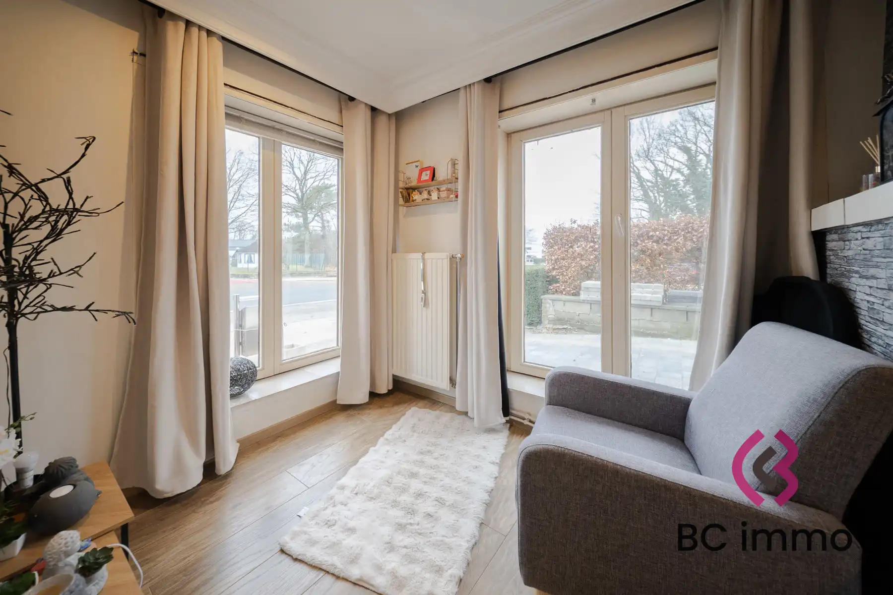 Grote woning met studio, tuin en extra kamers foto 9