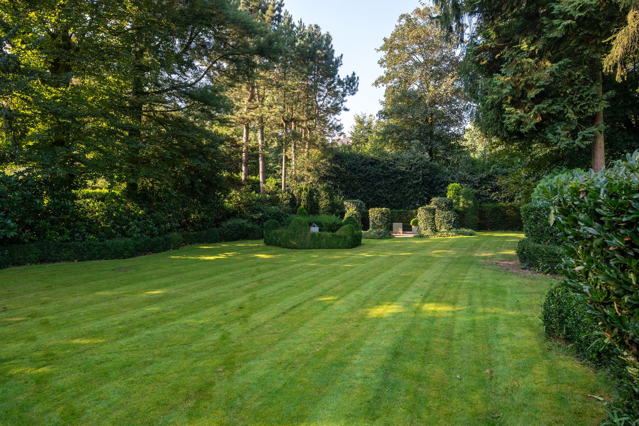  Goed onderhouden in het centrum gelegen karaktervilla op een perceel van ca. 1.938 m²! foto 32