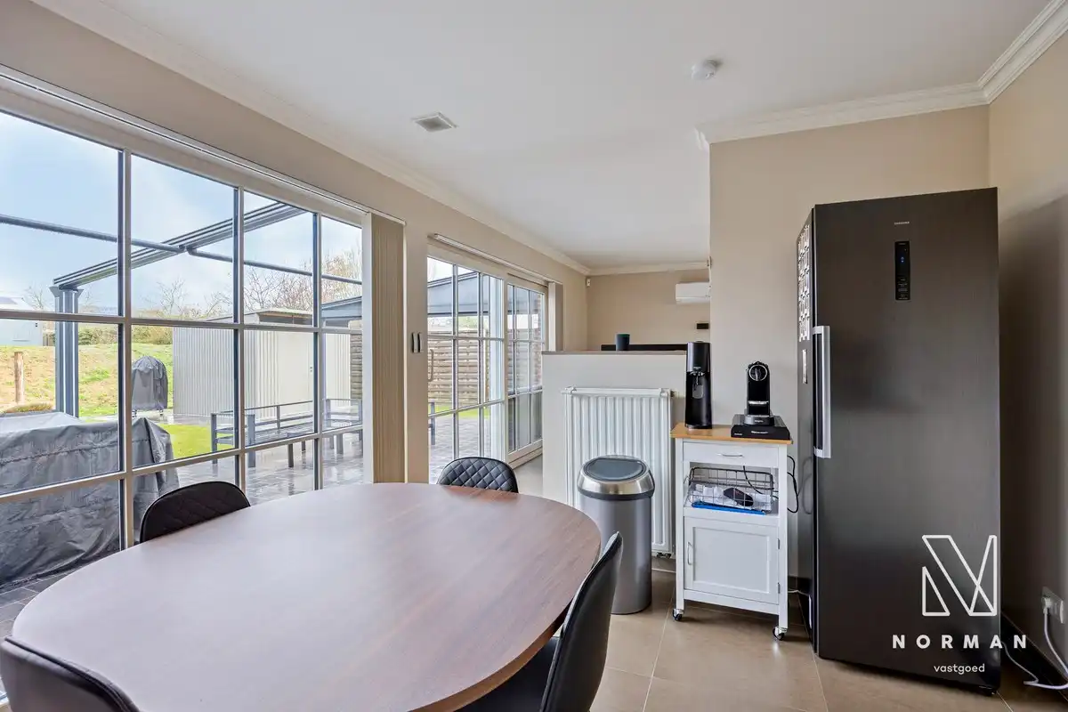 Meer dan instapklare woning (BJ 2013), met tuin, inpandige garage, 3 slks,.. in de Koolakker te Kuurne. foto 9