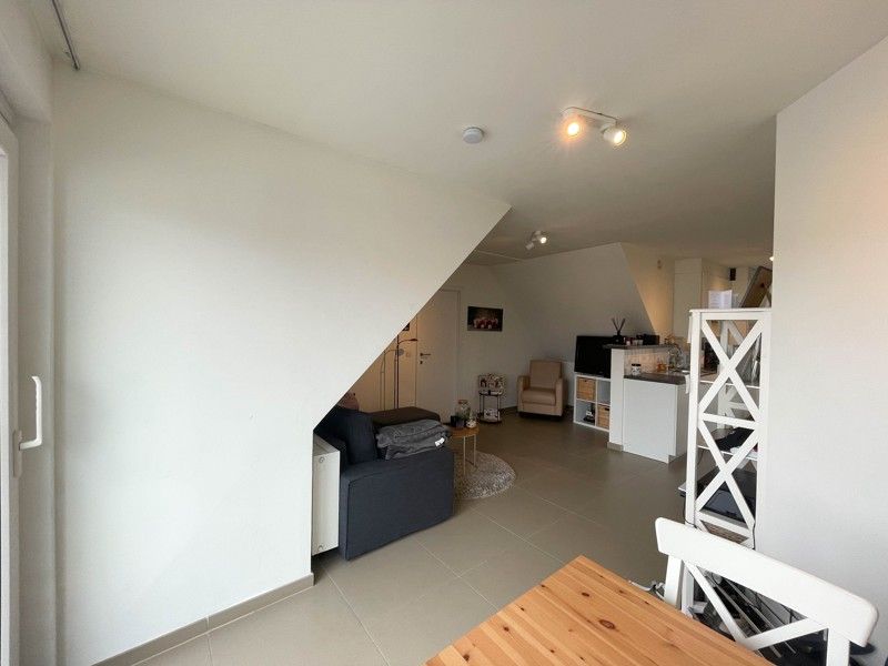 Instapklaar 1-slaapkamerappartement in het hartje van Roeselare! foto 3