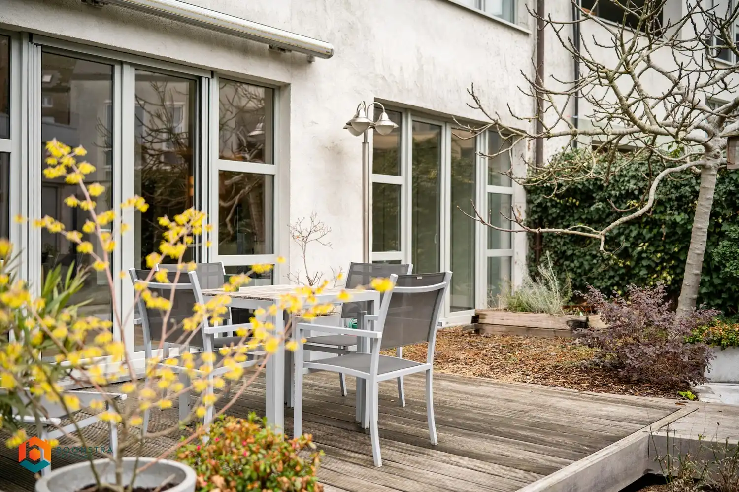 Exclusieve gelijkvloerse loft met 2 slpkrs, terras en staanplaats foto 32