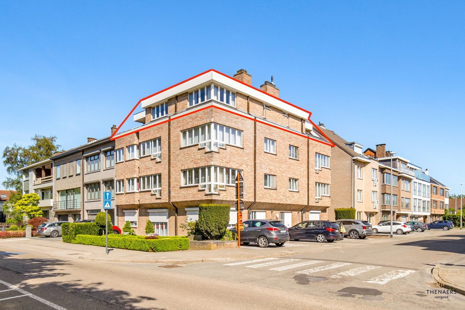 Ruimte, rust én de stad om de hoek – wonen in hartje Sint-Truiden! foto {{pictureIndex}}