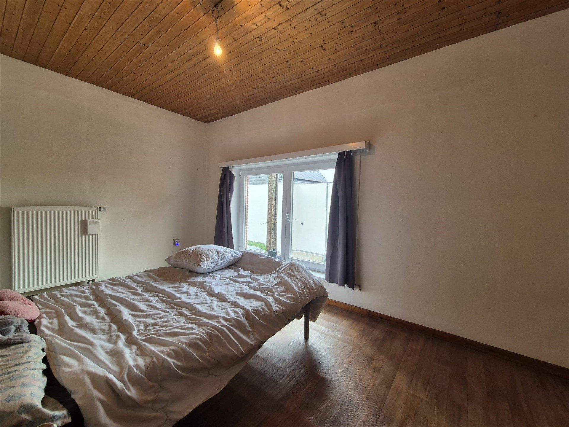 Centraal gelegen 2 slaapkamer woning met koer. foto 21