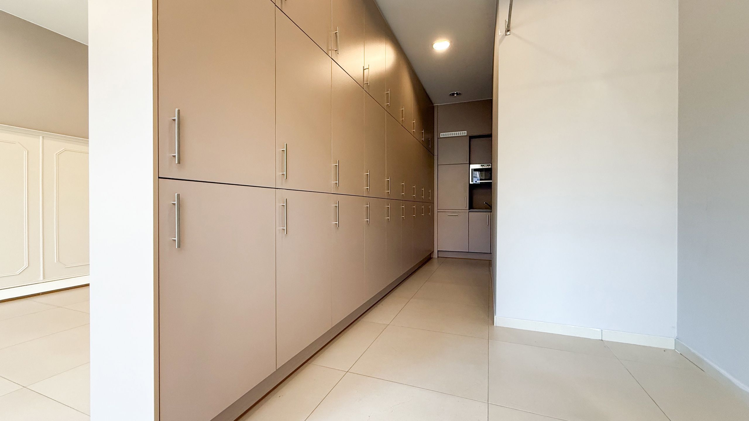 Opbrengsteigendom met Appartement en kantoorruimte! foto 10