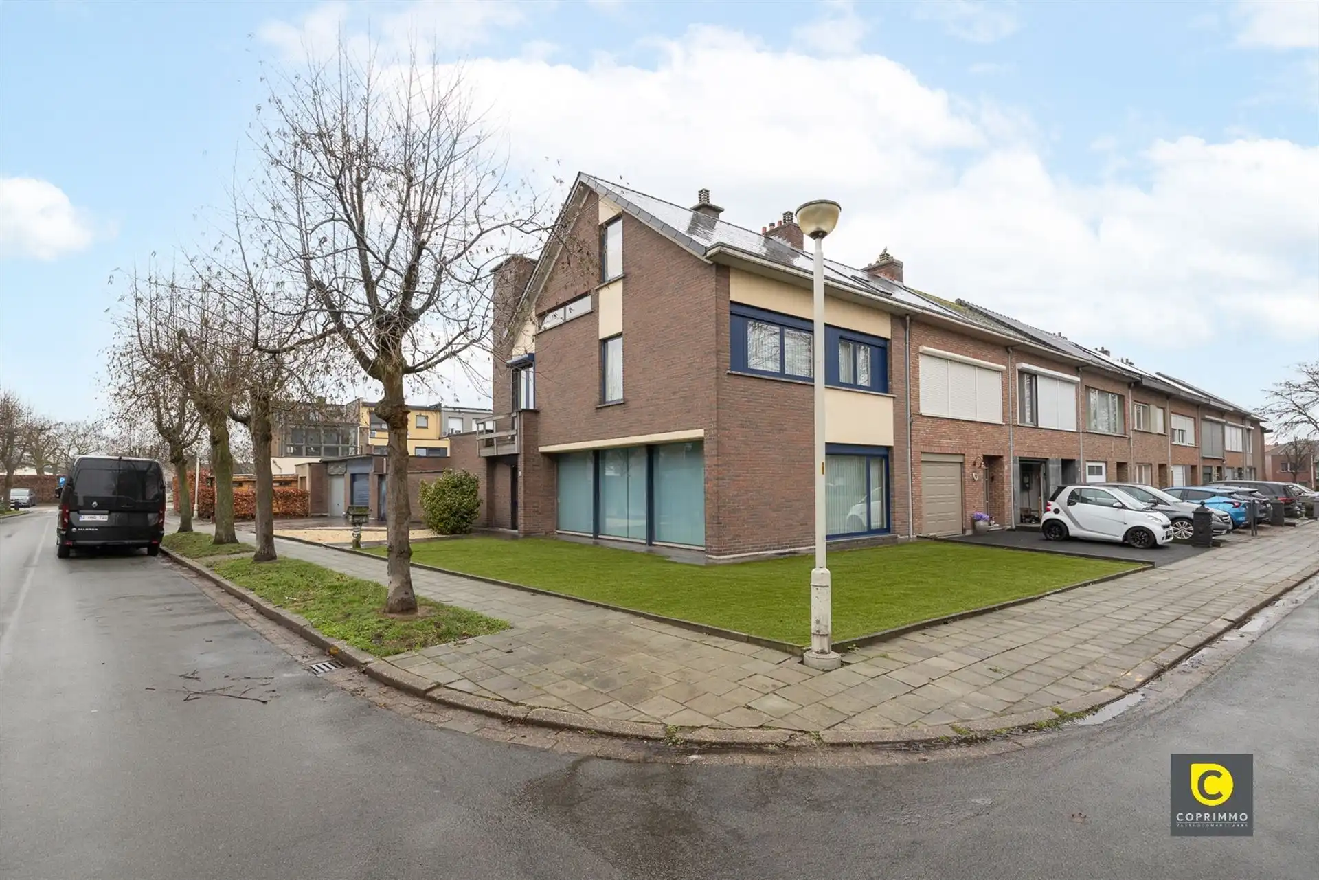 Hoofdfoto van de publicatie: HOB: 5 slk met garage  op ZW perceel 