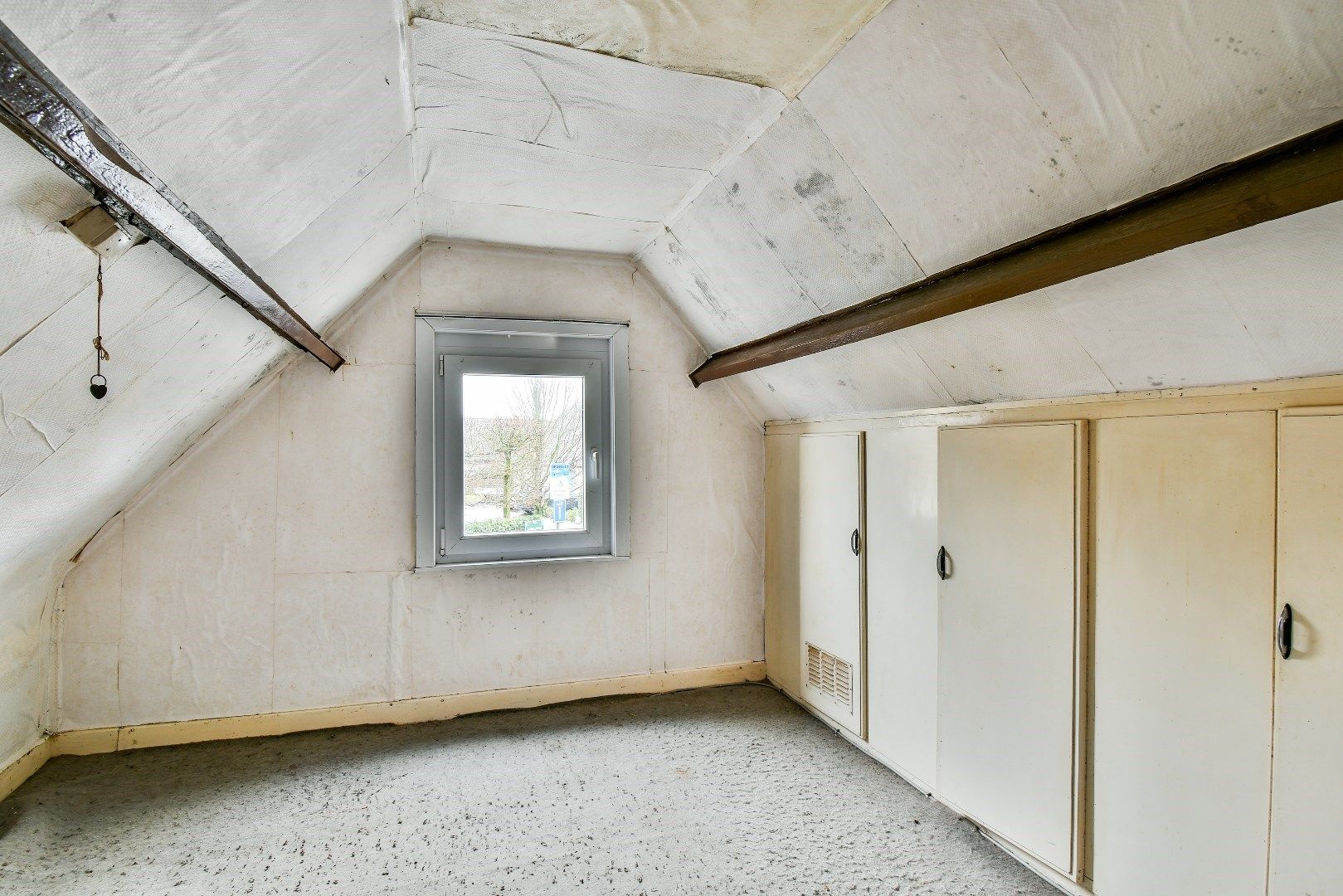 Te renoveren woning met landelijk zicht! foto 8