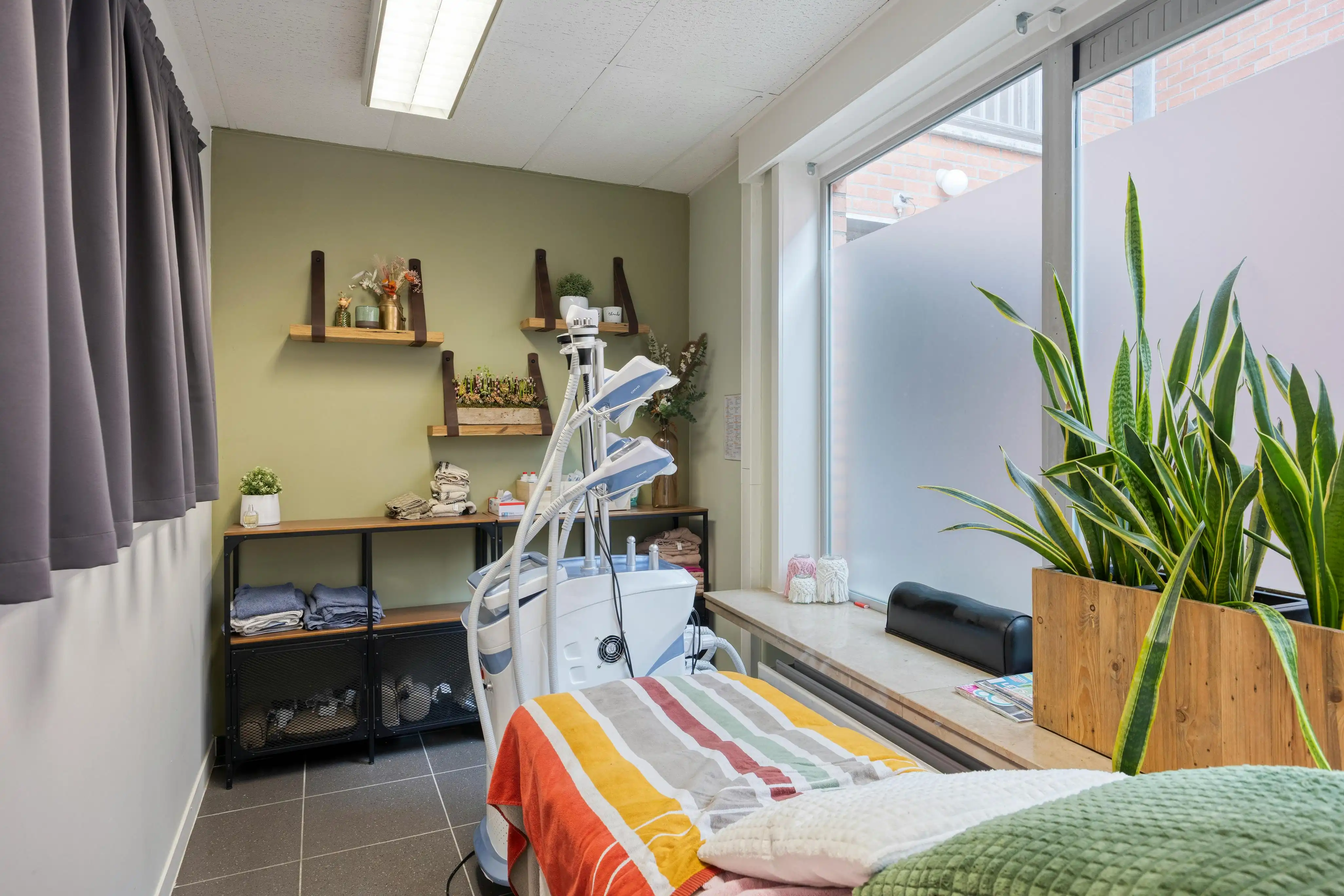 Handelspand met appartement te koop in Tielt foto 7