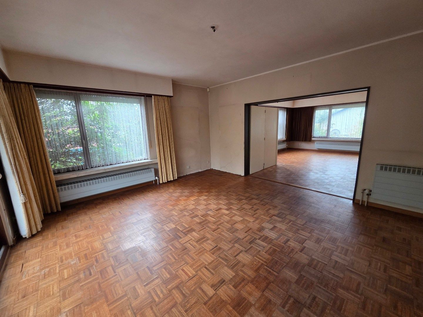 Ruime te renoveren woning met aanpalende gronden voor een totale oppervlakte van 12860 m²! foto 5
