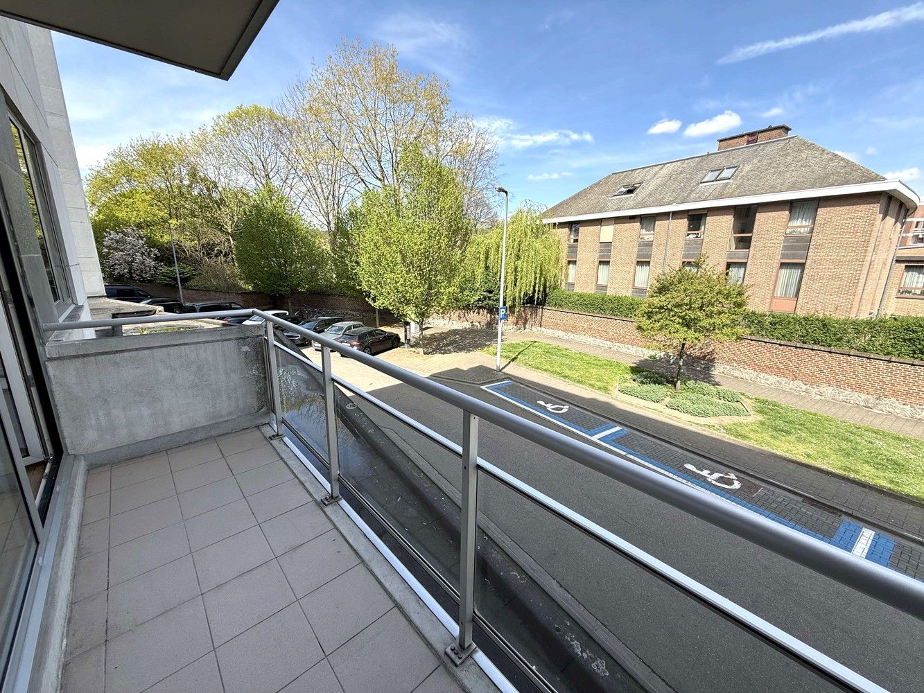 Licht en ruim 2-slaapkamerappartement met terras in hartje Leuven foto 3