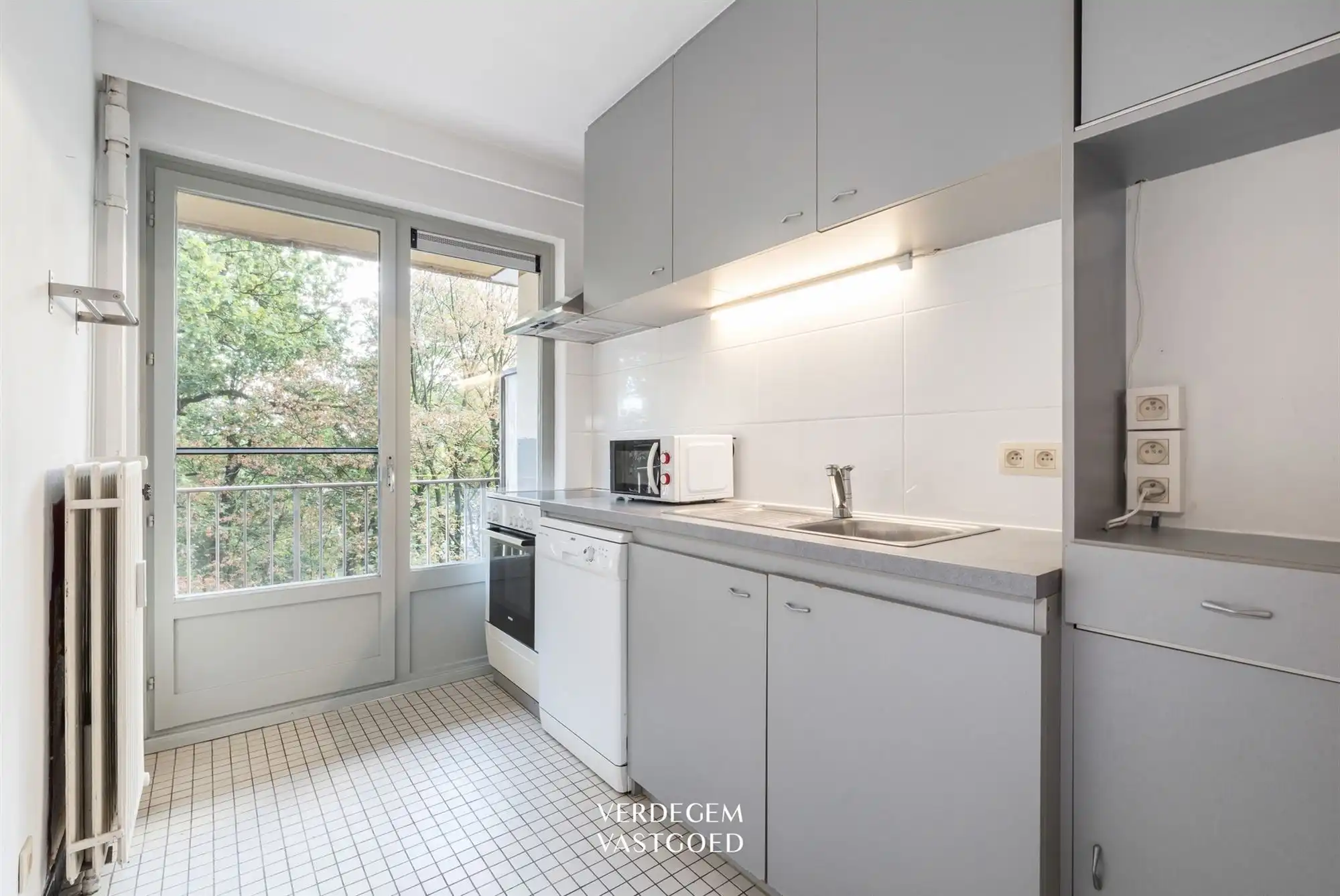 Wonen in de bomen: gezellig en instapklaar 2-slaapkamerappartement met terras foto 5