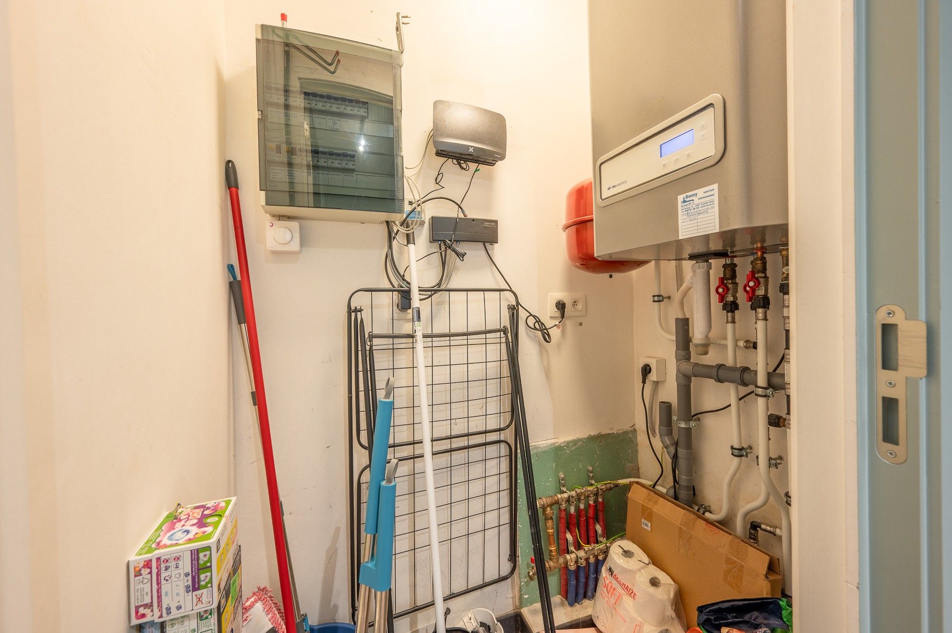 Ongemeubeld: recent gelijkvloers appartement in het centrum, nabij de Zeedijk. foto 9