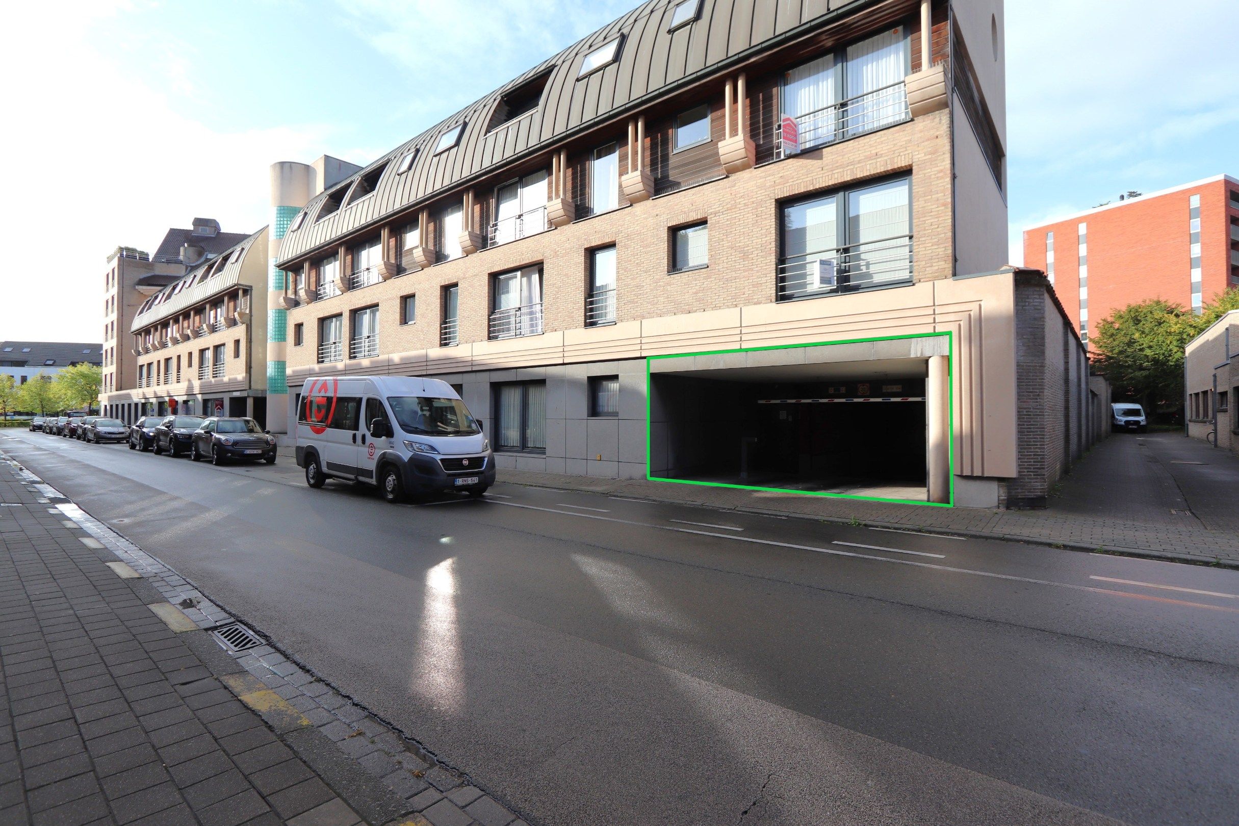 DUBBELE GARAGE TE CENTRUM KORTRIJK foto 2