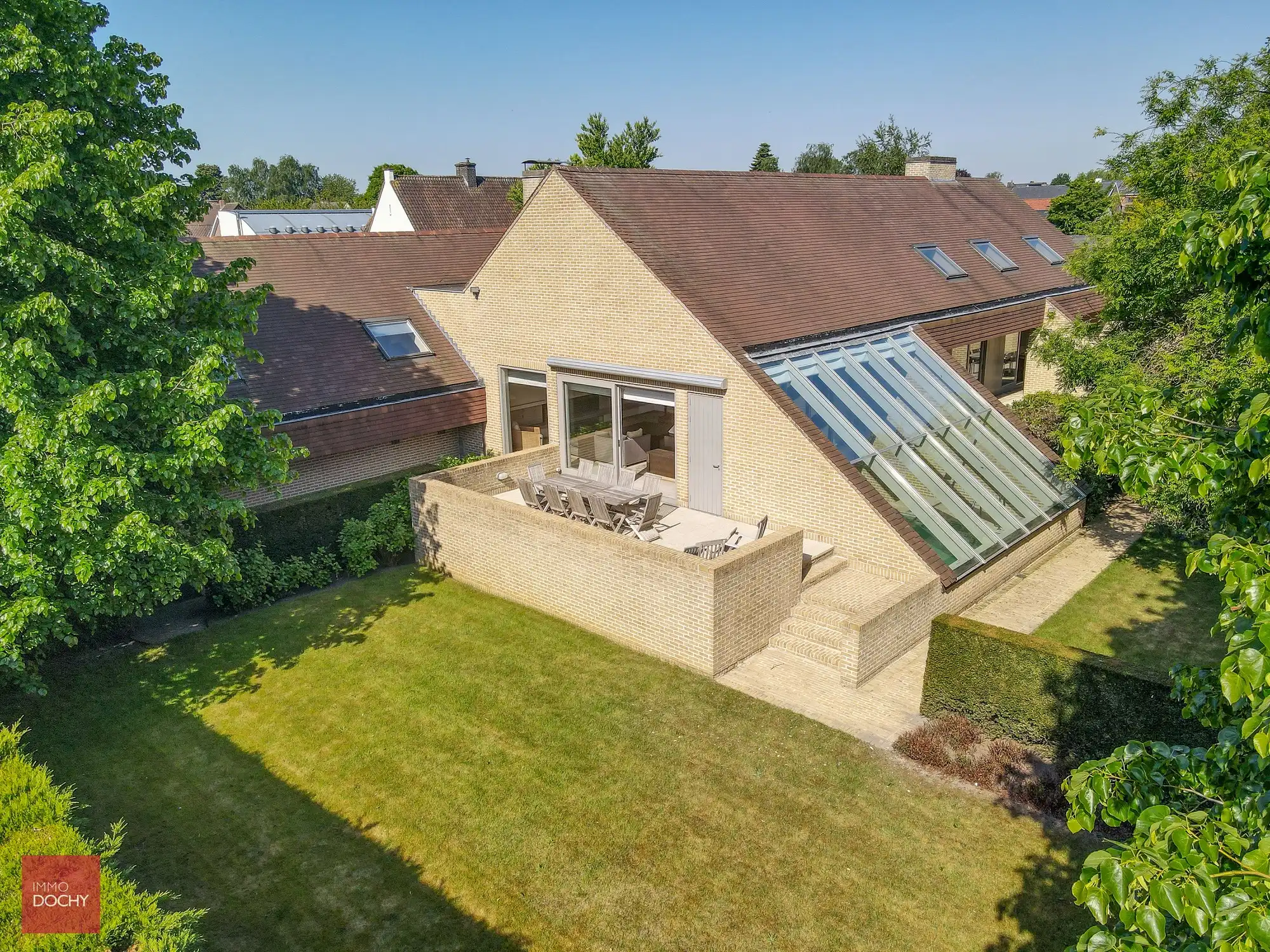 Ruime villa op toplocatie met binnenzwembad en praktijruimte foto 5