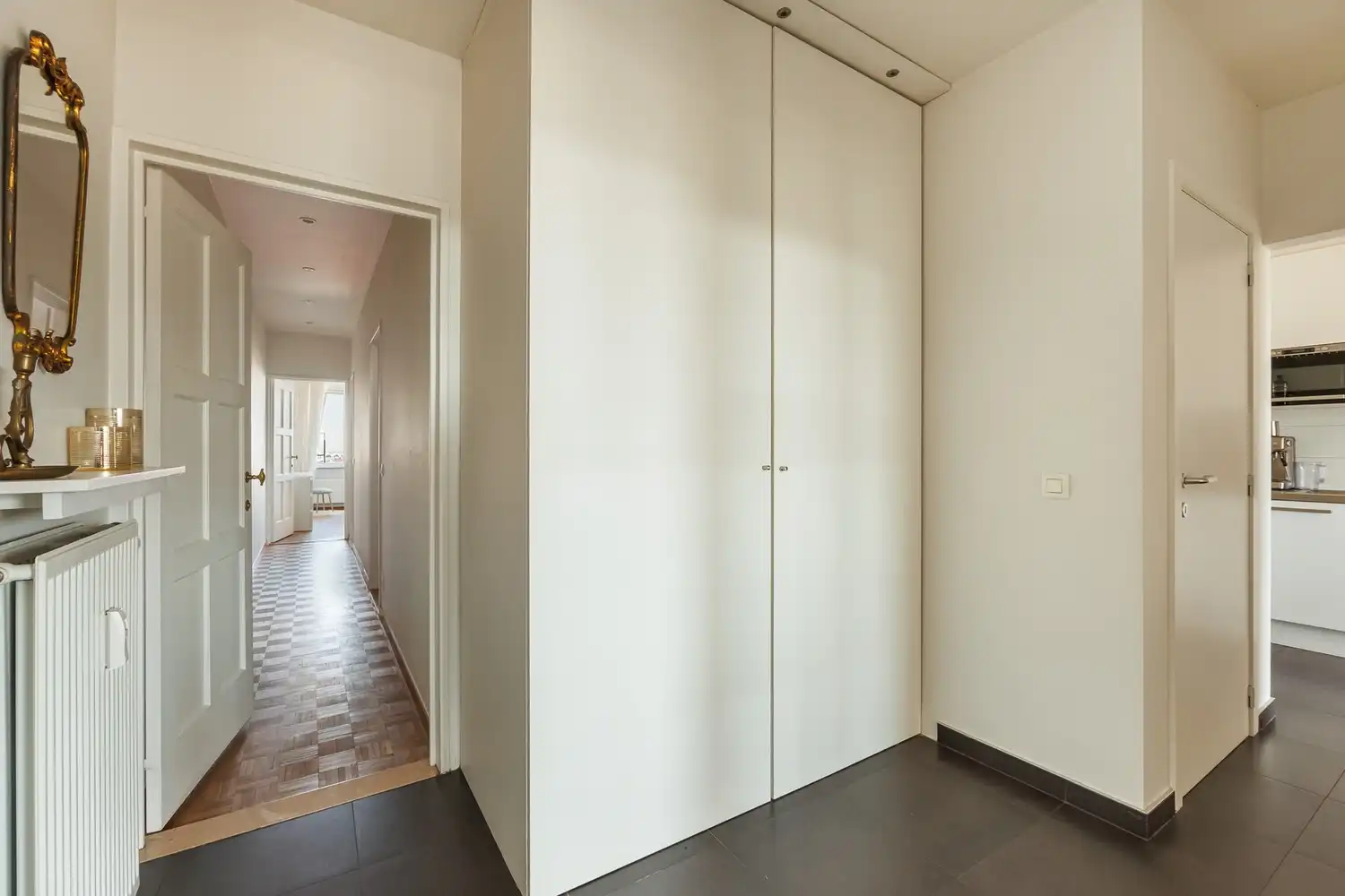 lichtrijk appartement met terras op de hoogste verdieping foto 7