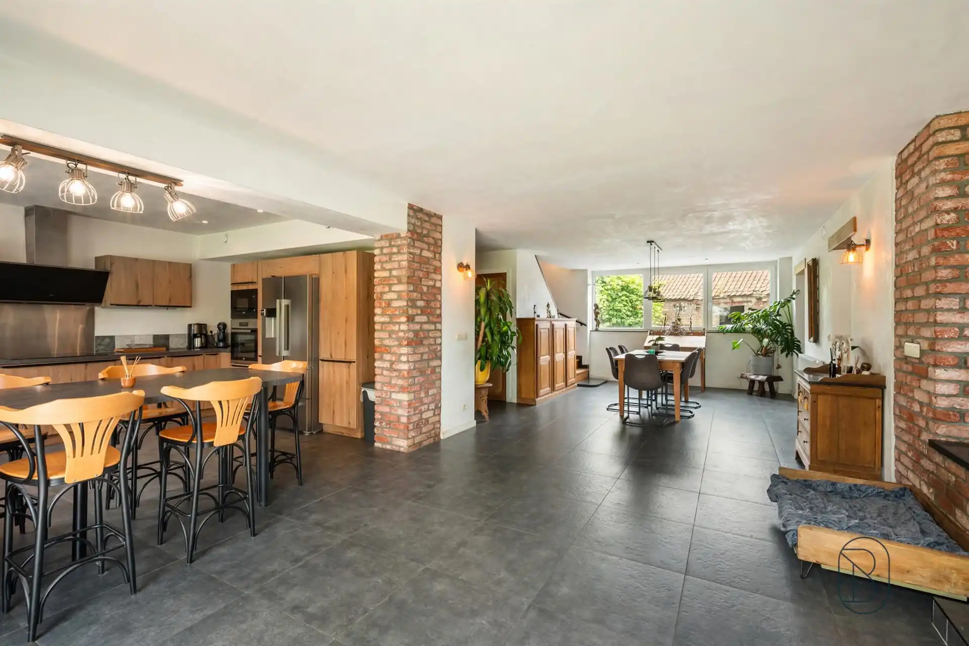 Ruime en energiezuinige woning met studio en tuin in Gaurain foto 2