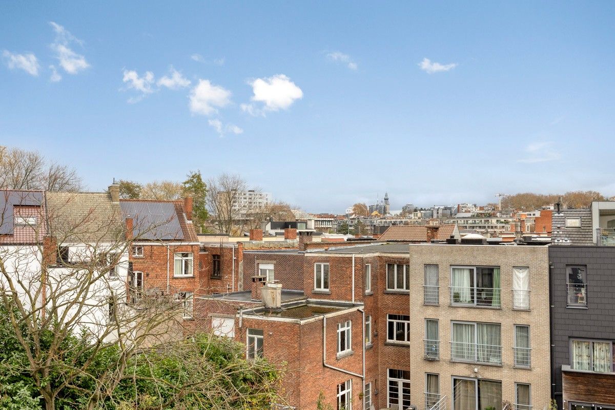 Goed onderhouden tweeslaapkamer appartement nabij station Gent-Sint-Pieters foto 9