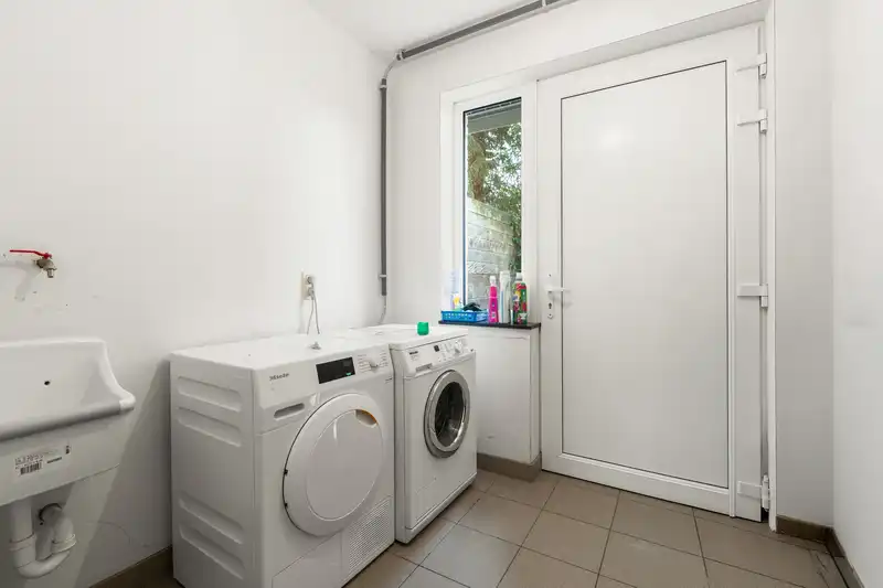 Roeselare - ruime woning te huur met 3 slaapkamers foto 14