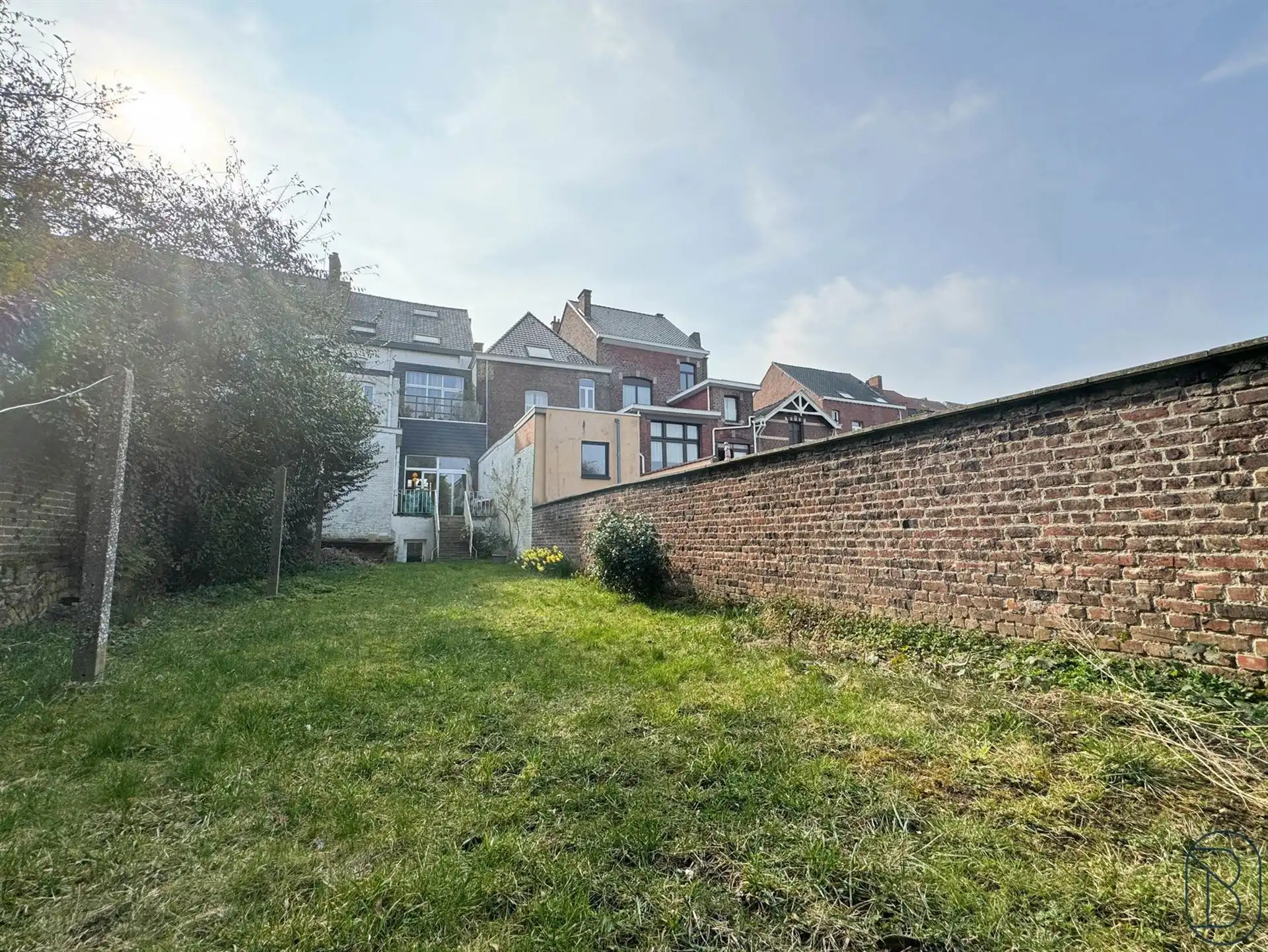 Prachtig herenhuis, ideaal gelegen aan de boulevards van Doornik. foto 6