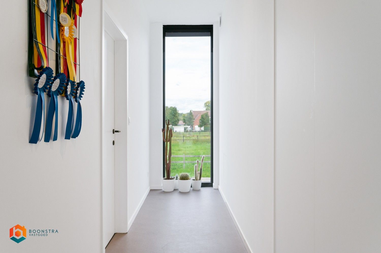 Exclusieve moderne villa met handelsruimte te Schriek foto 13