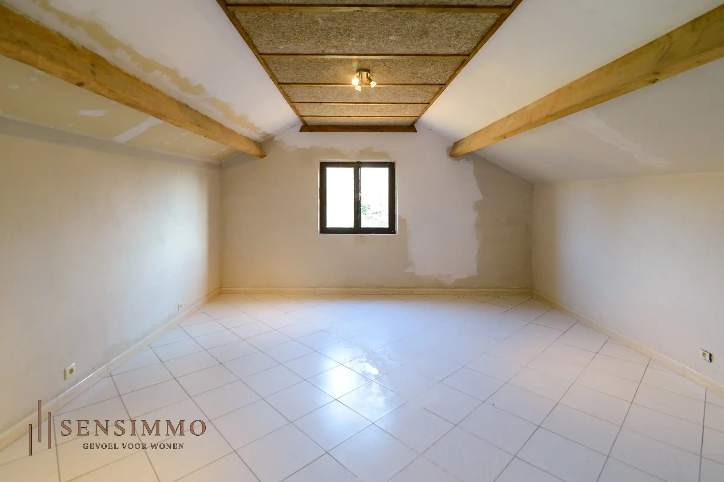 Woning met 3 slaapkamers op ruim perceel van 25a95ca foto 10