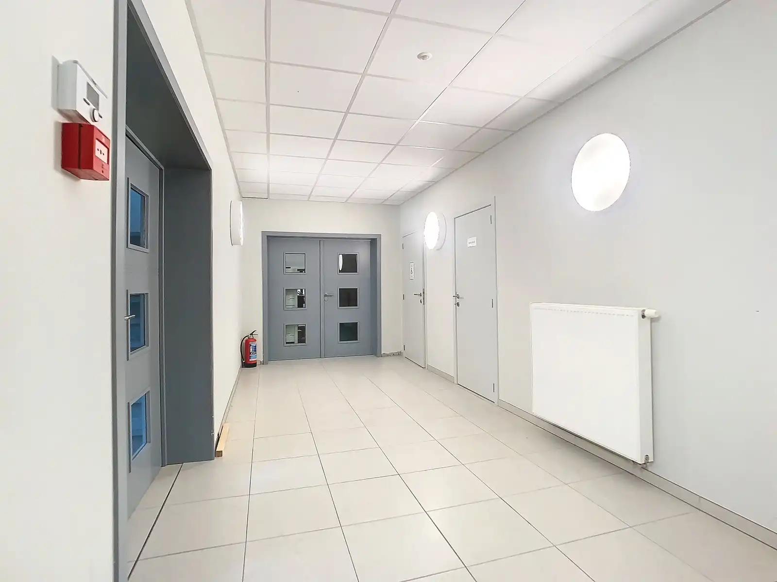 Centraal gelegen, polyvalente handelsruimte! foto 4