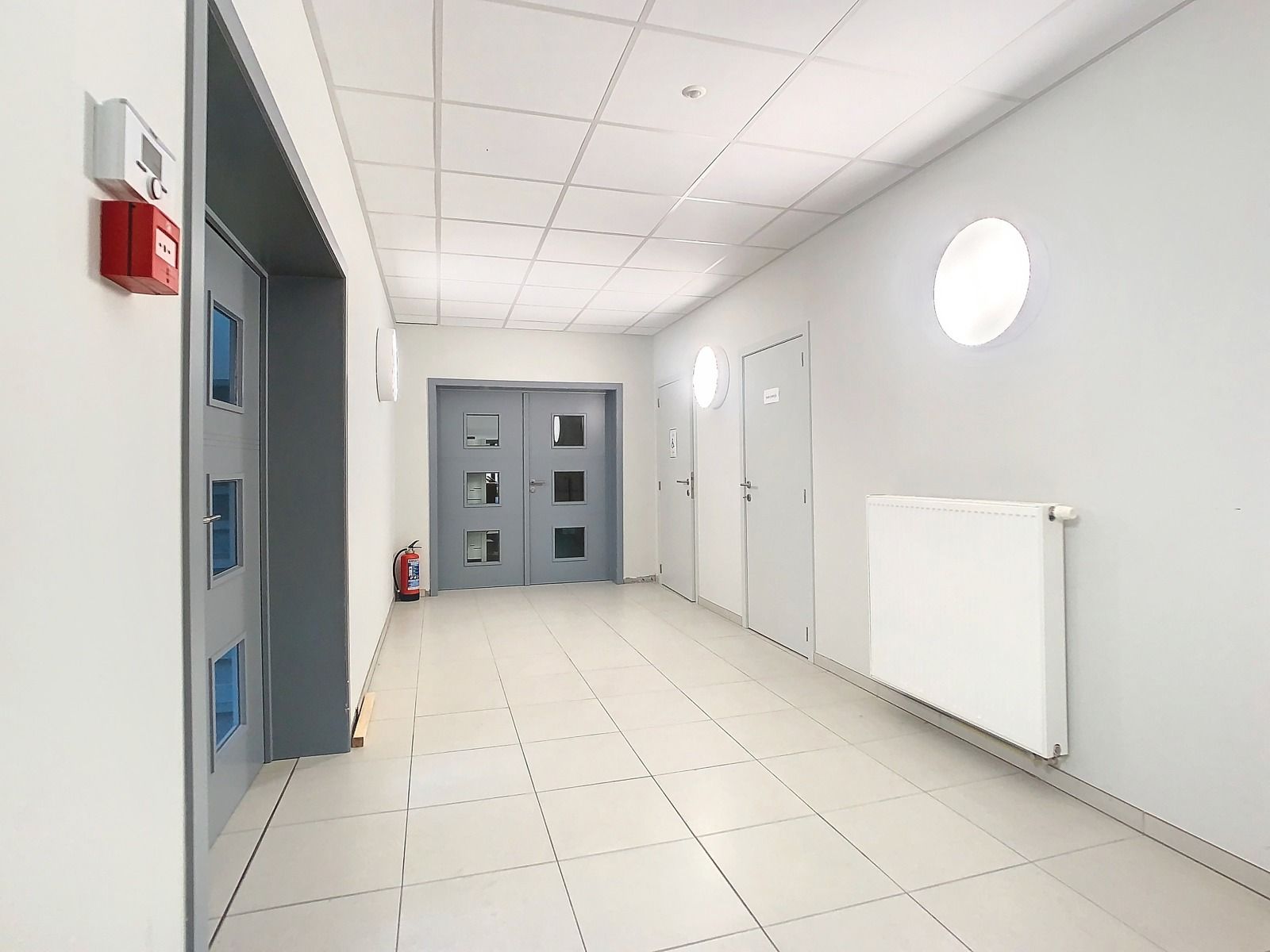 Centraal gelegen, polyvalente handelsruimte! foto 4