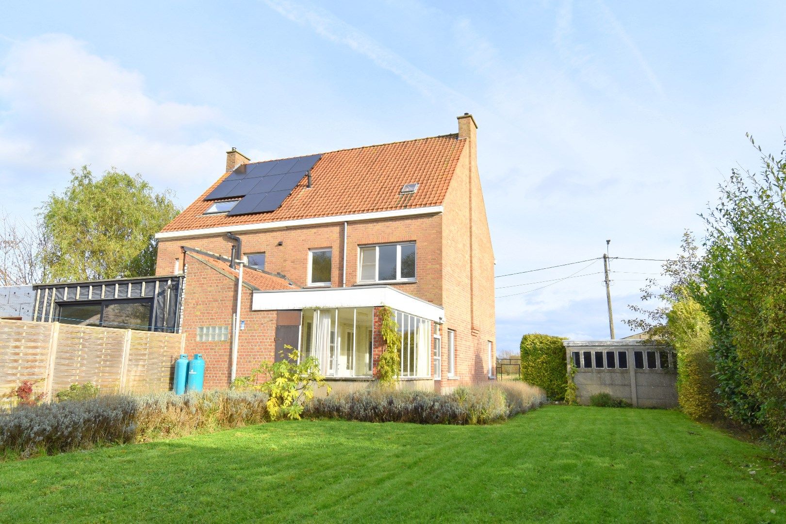 Landelijke HOB met mooi stukje tuin en de mogelijkheid tot 4 slaapkamers te Gullegem foto 16