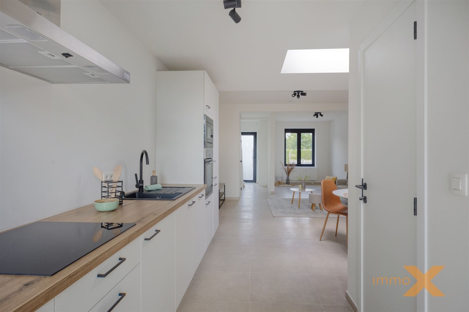 GERENOVEERDE KNUSSE WONING MET LEUKE TUIN foto 8